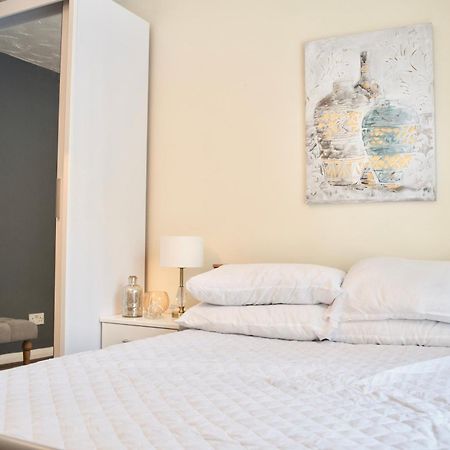Stylish And Homely 4 Bedroom Home In East London Kültér fotó