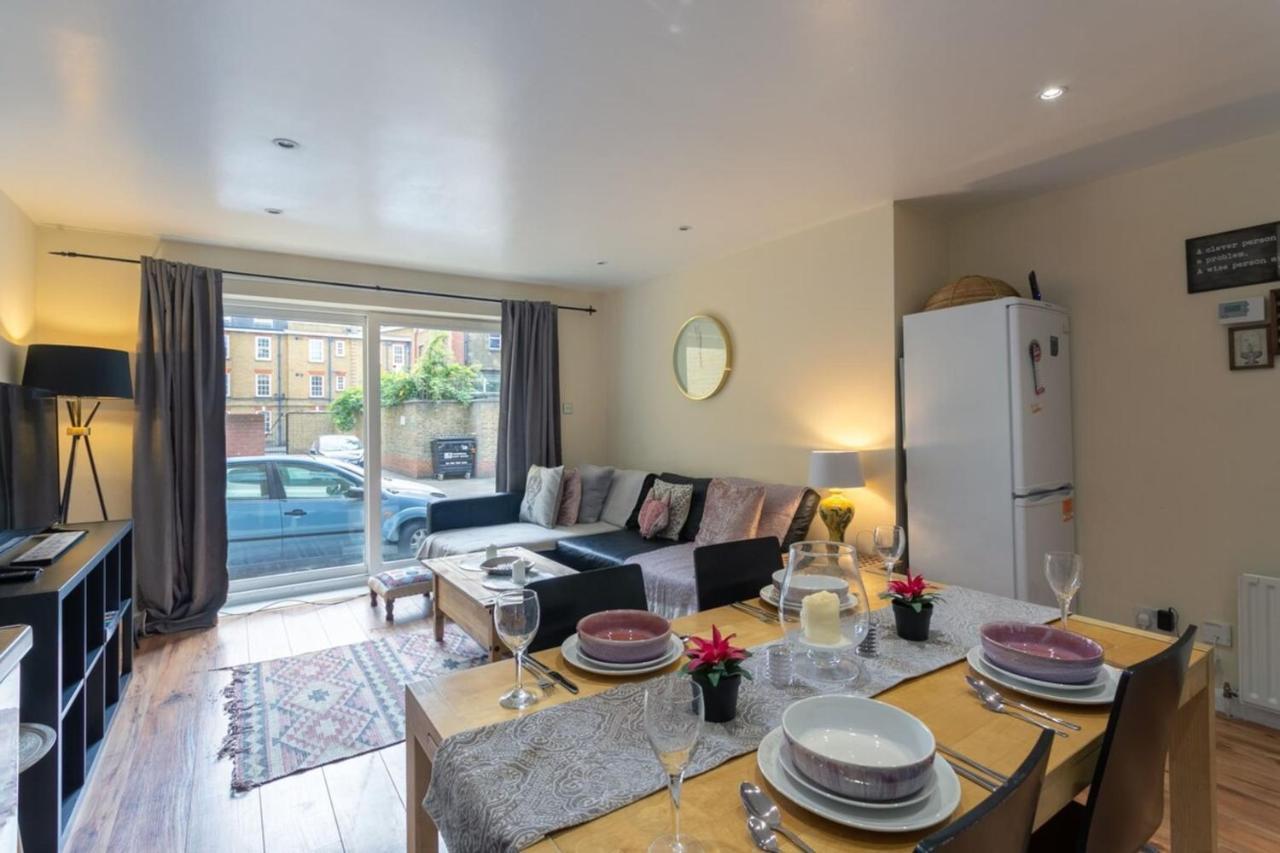 Stylish And Homely 4 Bedroom Home In East London Kültér fotó