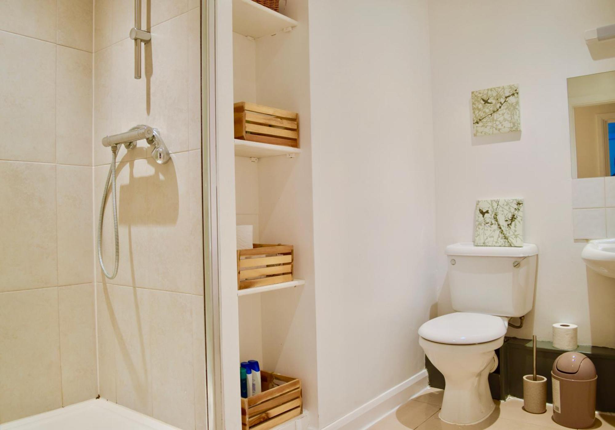 Stylish And Homely 4 Bedroom Home In East London Kültér fotó