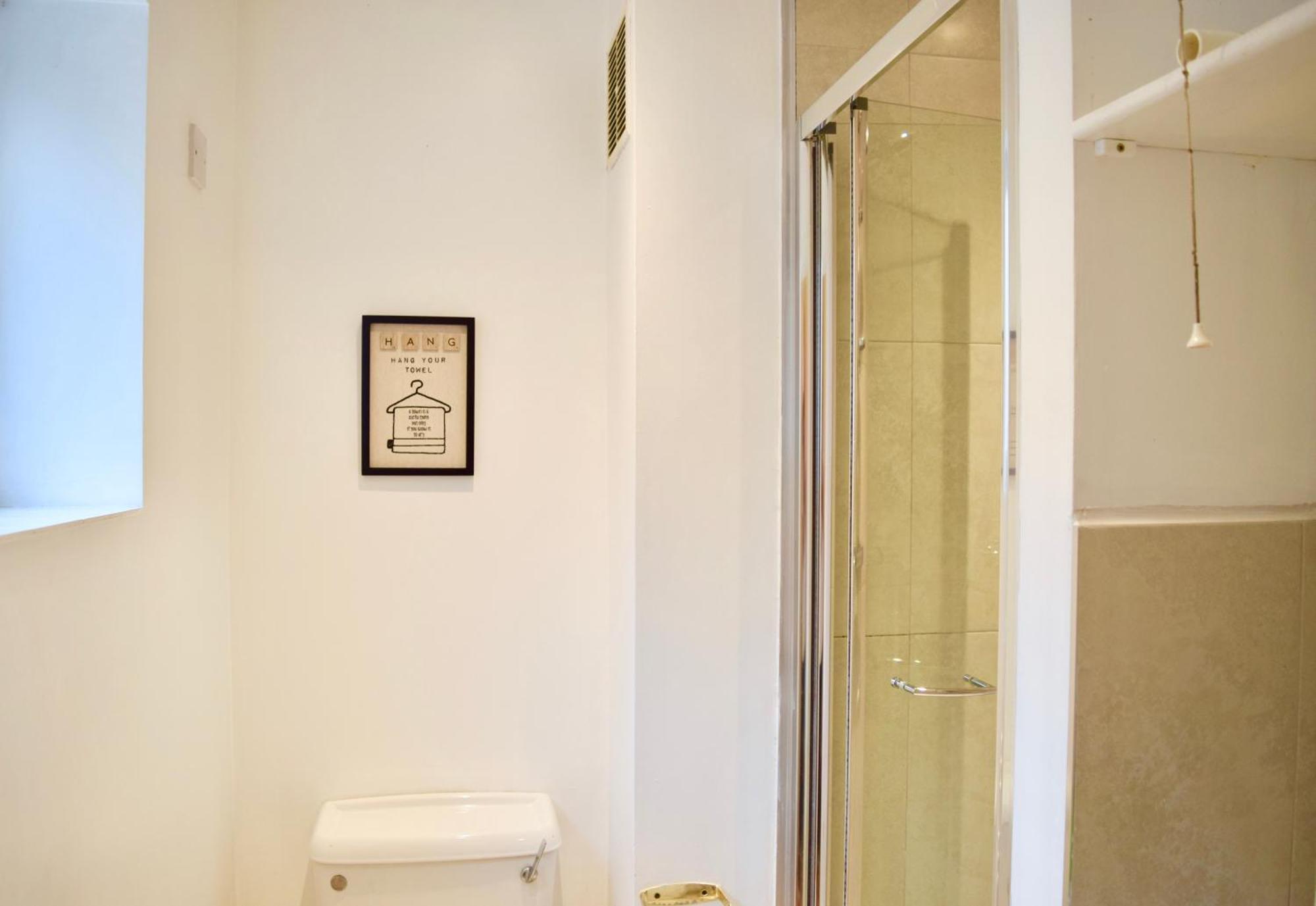 Stylish And Homely 4 Bedroom Home In East London Kültér fotó
