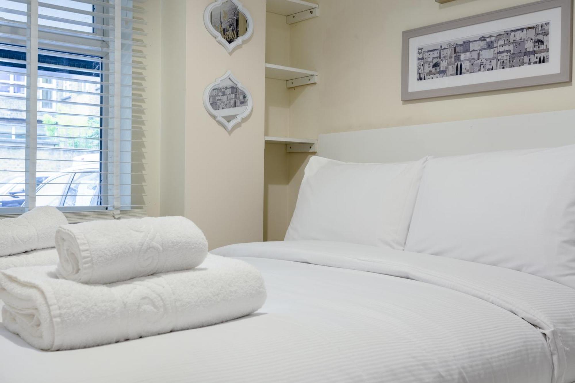 Stylish And Homely 4 Bedroom Home In East London Kültér fotó