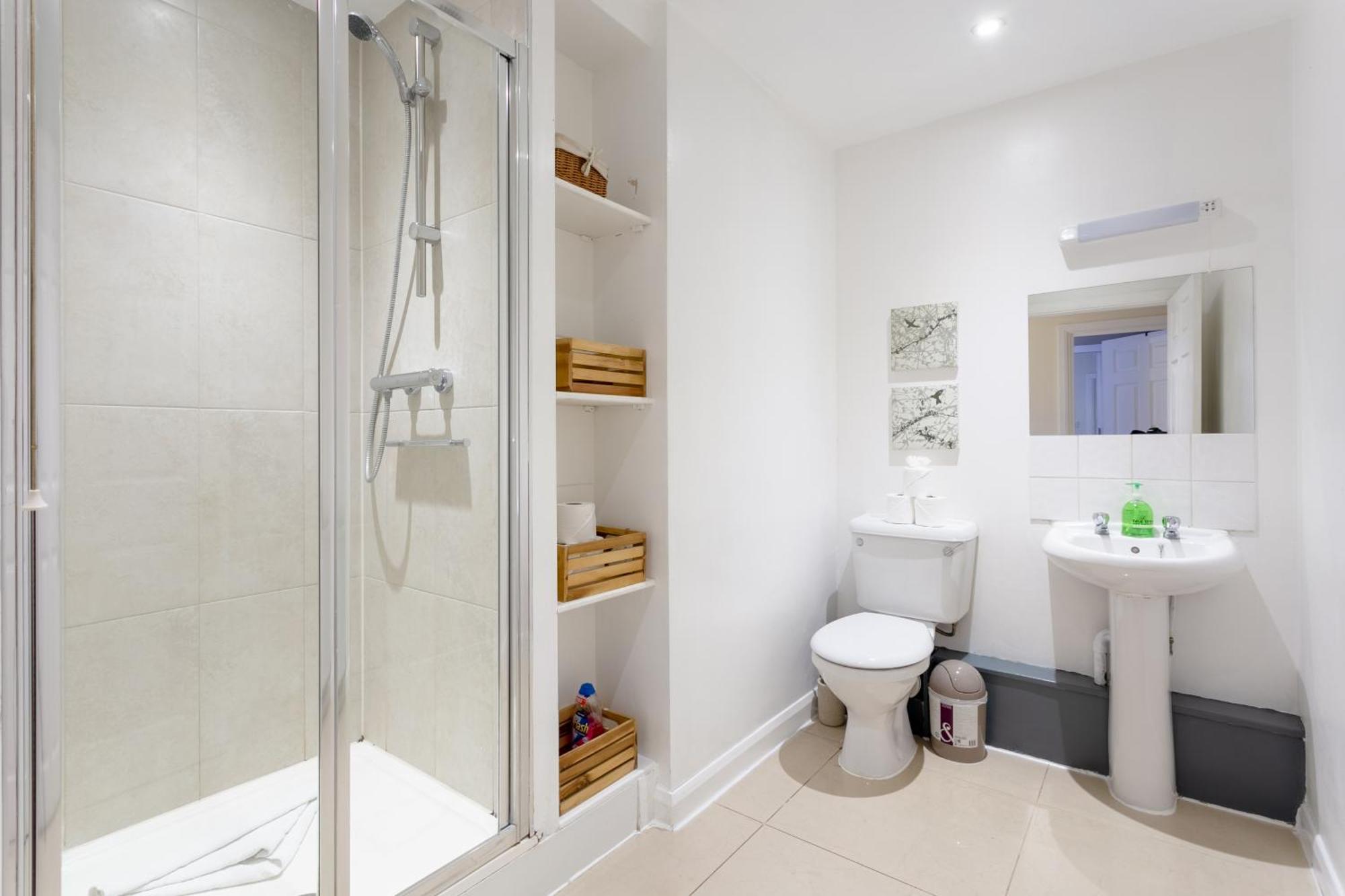 Stylish And Homely 4 Bedroom Home In East London Kültér fotó